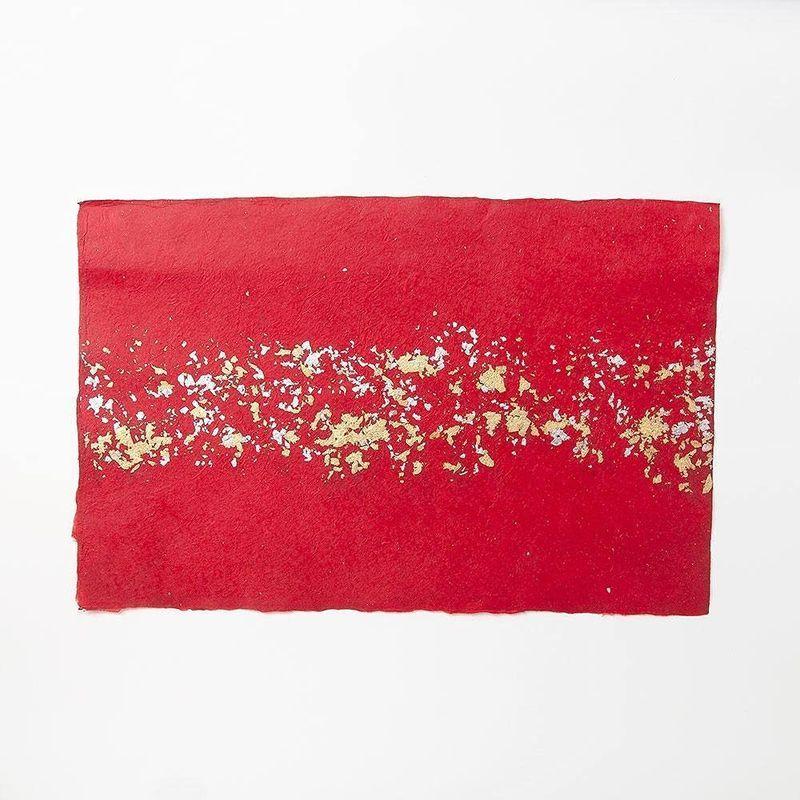 大人も着やすいシンプルファッション 手漉き金銀ちり 横 赤 四切 色和紙 Laurence Institut Fr