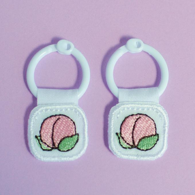 ひっぱりやすい洗える刺繍のシューズタグ もも 上履き 紐 シューズ