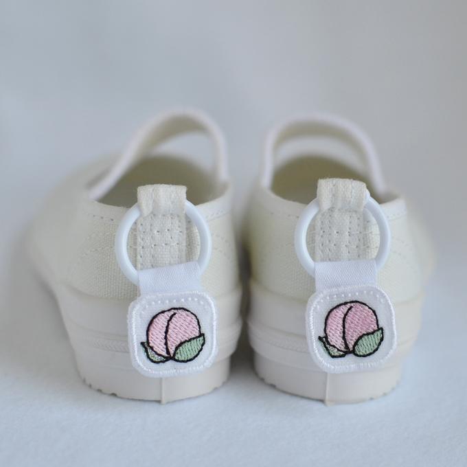 ひっぱりやすい洗える刺繍のシューズタグ もも 上履き 紐 シューズ