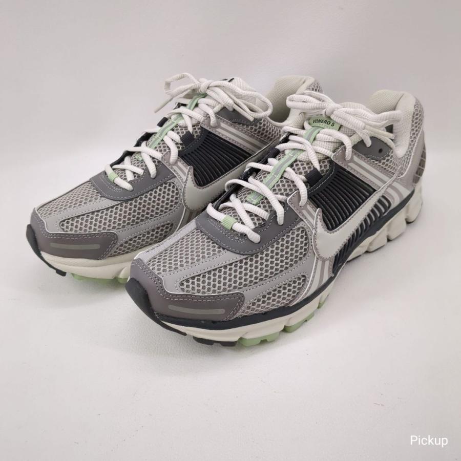 ズーム ボメロ 【未使用】 NIKE メンズ ホワイト SIZE 28.5cm ズーム ボメロ 【未使用】 NIKE メンズ ホワイト SIZE 28.5cm