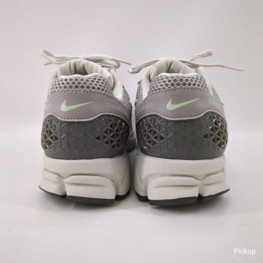 ズーム ボメロ 【未使用】 NIKE メンズ ホワイト SIZE 28.5cm ズーム ボメロ 【未使用】 NIKE メンズ ホワイト SIZE 28.5cm
