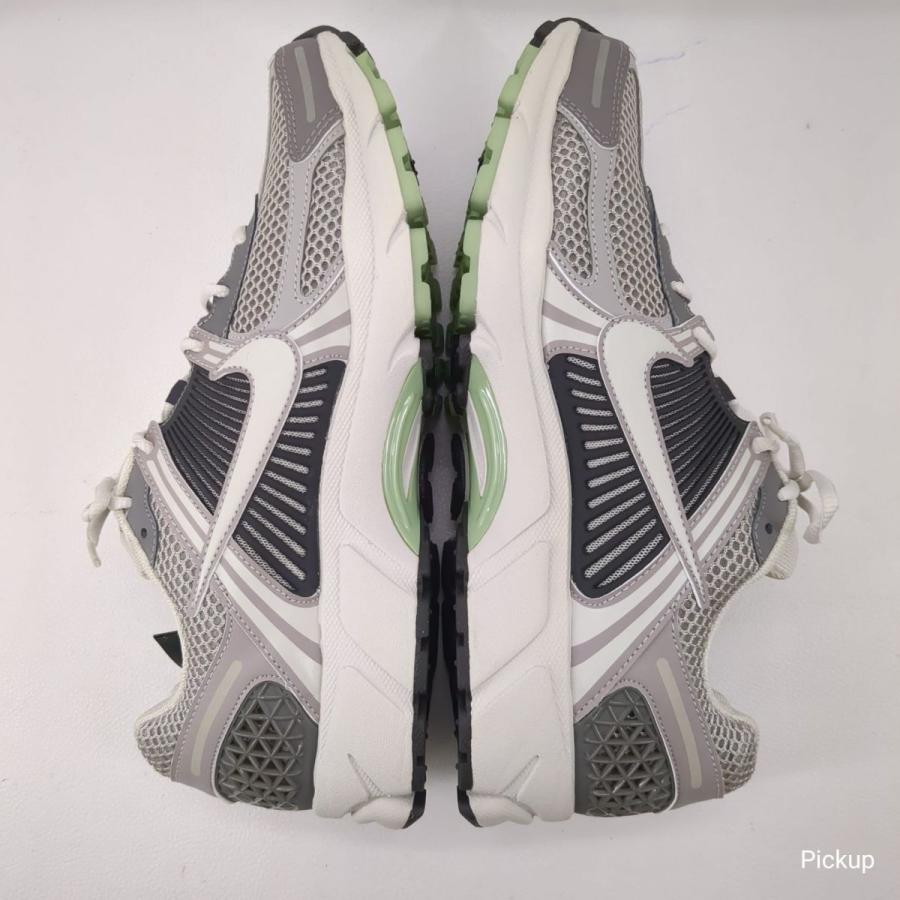 ズーム ボメロ 【未使用】 NIKE メンズ ホワイト SIZE 28.5cm ズーム ボメロ 【未使用】 NIKE メンズ ホワイト SIZE 28.5cm