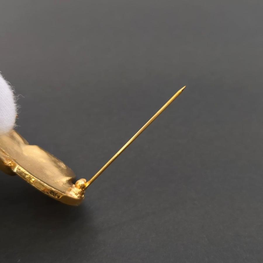 希少品】シャネル ブローチ ヴィンテージ GP ゴールドカラー 2 8 希少品】シャネル ブローチ ヴィンテージ GP ゴールドカラー 2 8
