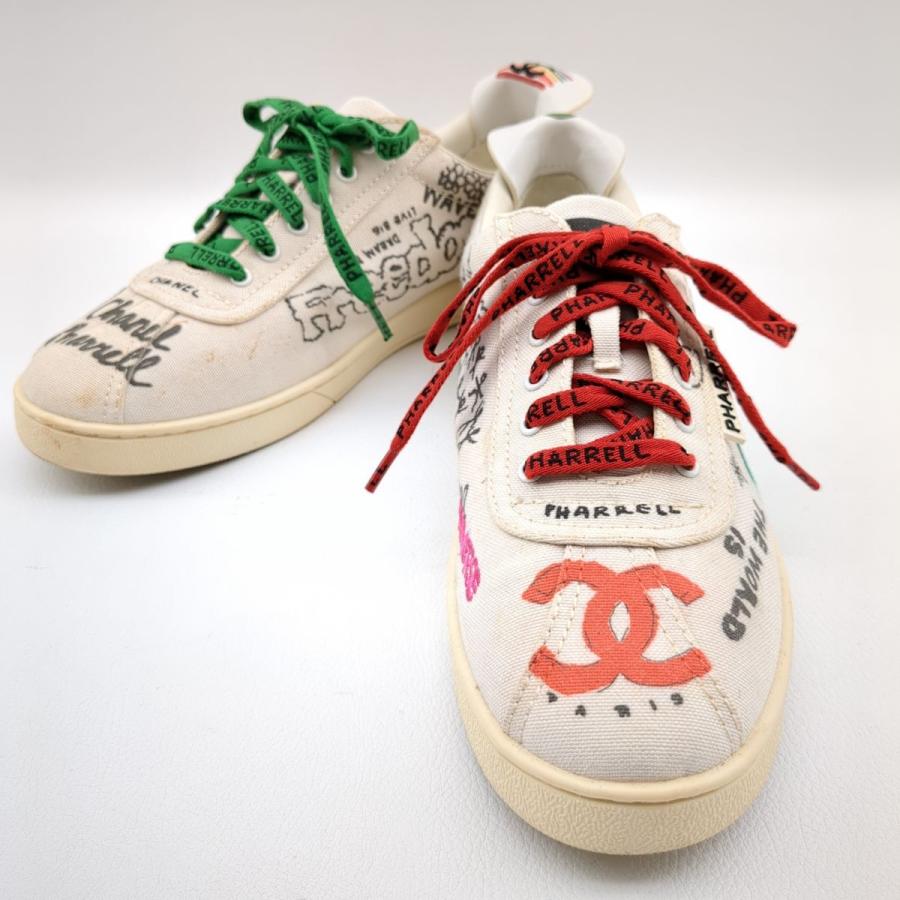 CHANEL シャネル×ファレル ウィリアムス スニーカー ホワイト CHANEL シャネル×ファレル ウィリアムス スニーカー ホワイト