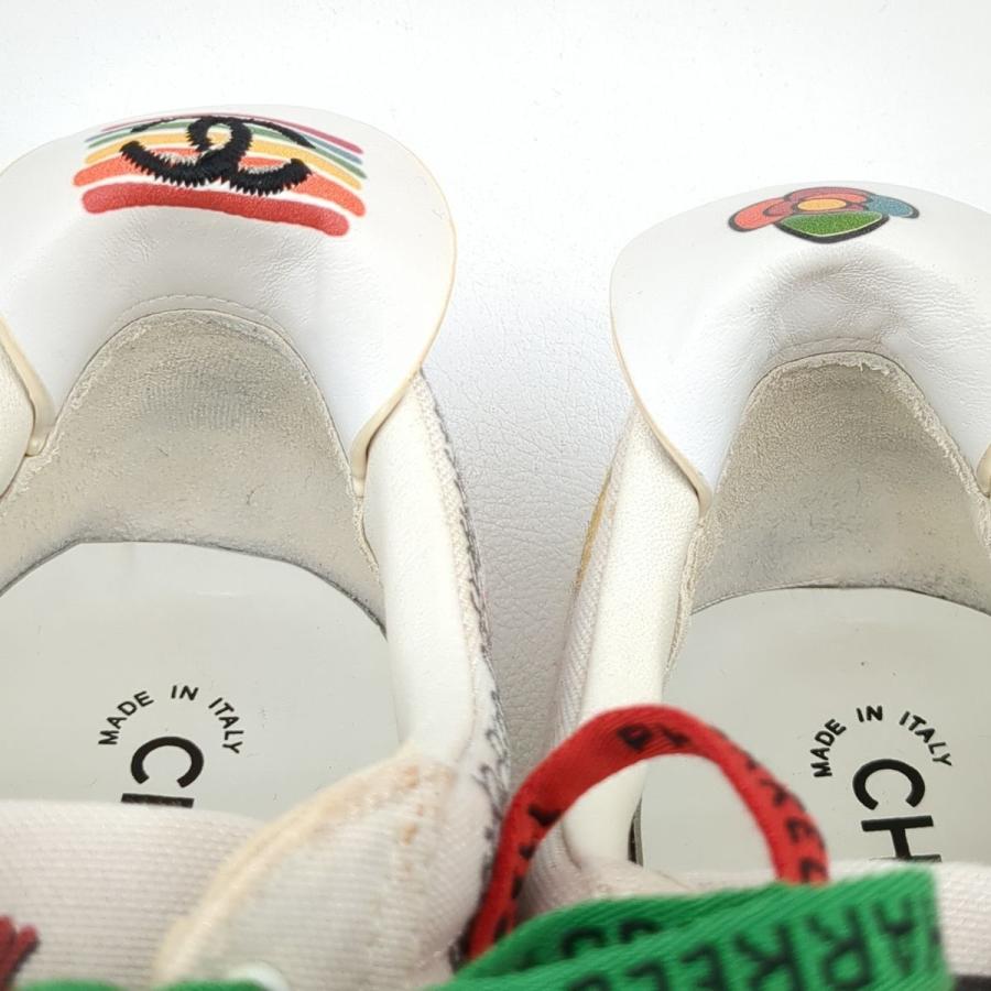 CHANEL シャネル×ファレル ウィリアムス スニーカー ホワイト CHANEL シャネル×ファレル ウィリアムス スニーカー ホワイト