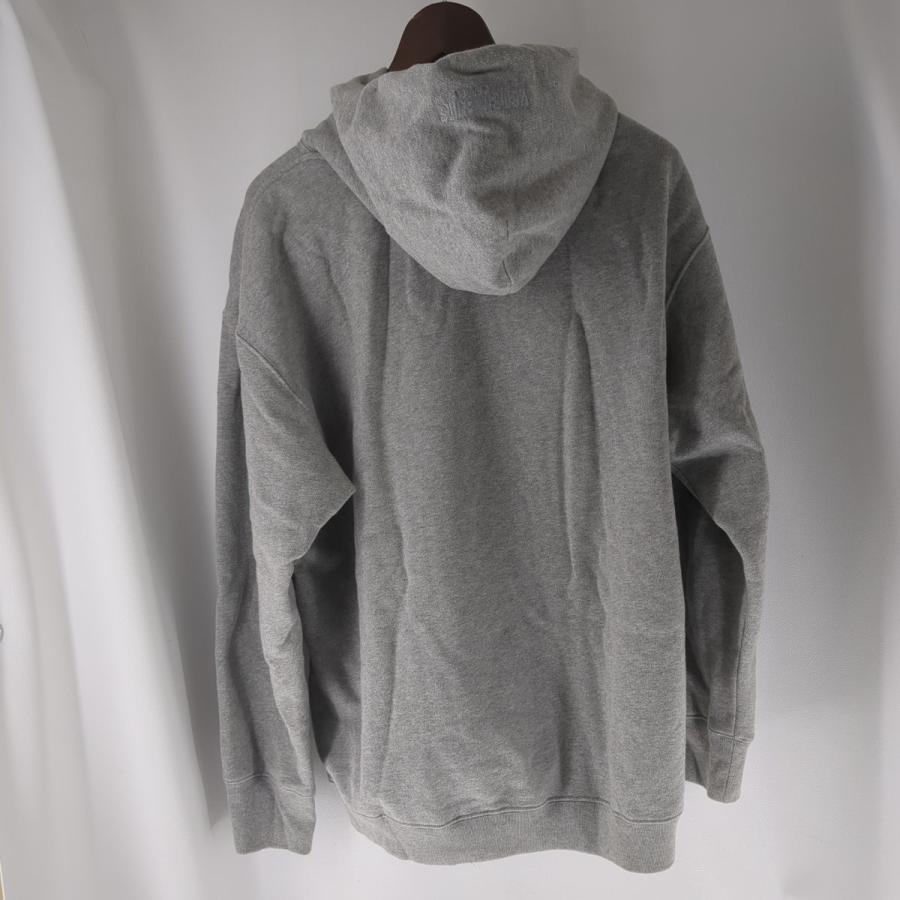 VETEMENTS ヴェトモン プルオーバーパーカー サイズ M グレー VETEMENTS ヴェトモン プルオーバーパーカー サイズ M グレー