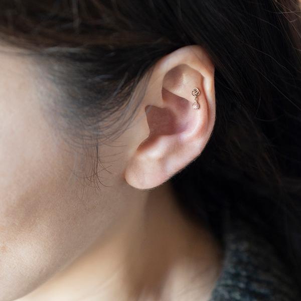 インナーコンクにオススメ 揺れるローズクォーツ 可愛い軟骨ピアス ボディピアス 16g 14g対応 金属アレルギー対応 誕生日プレゼント ギフト 送料無料 Bpp San Ds26j 05 Yg Picollet 通販 Yahoo ショッピング