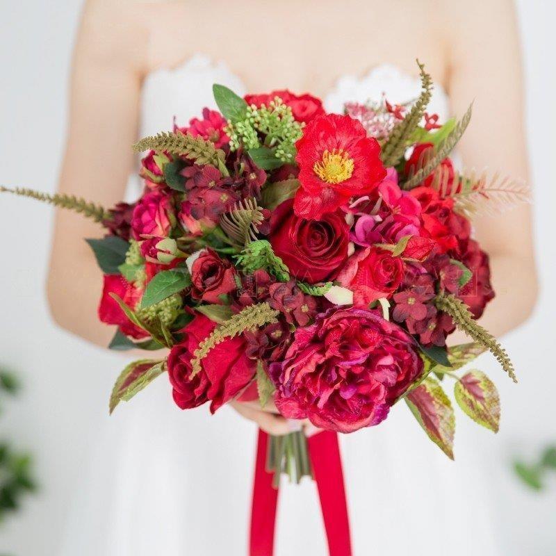 送料無料 新品 結婚式 安い ブートニア 赤 ウエディングブーケ 造花 贈答品 二次会 結婚式 ブライダル ウエディングブーケ ウェディングブーケ 手作り ブライダルブーケ 造花 ウェディング用 披露宴 アレンジメント 花嫁 生花 Lncci La