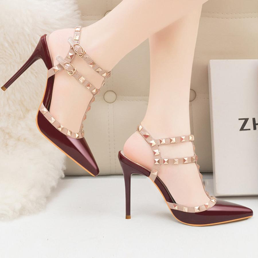 Valentino バーガンディ ポインテッドトゥサンダルパンプス