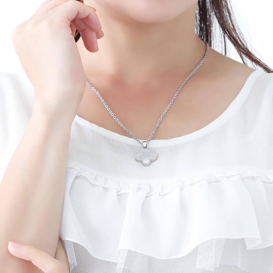 ロングネックレス クローバー 四葉 白蝶貝 黒蝶貝 カーネリアン ロングネックレス クローバー 四葉 白蝶貝 黒蝶貝 カーネリアン