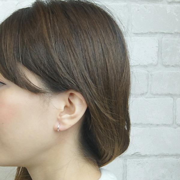 p153d【人気商品✧】極小リングピアス　プラチナプレート　925　付け心地ラク フープピアス シルバー925製 リング 付けっぱなし 極小 細め
