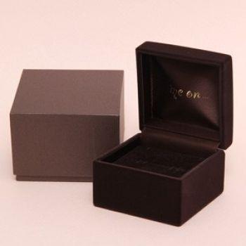 ピアス レディース 揺れるクローバーモチーフのK10ホワイトゴールド ブラックダイヤ× 爆買の画像