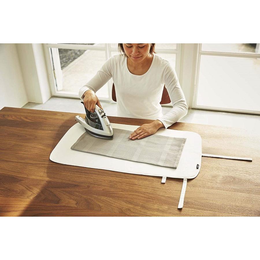 アイロン台 くるくるアイロンマット タワー ホワイト ブラック かさばらない 軽量 薄型 Ya アクセサリーショップ Piena 通販 Yahoo ショッピング
