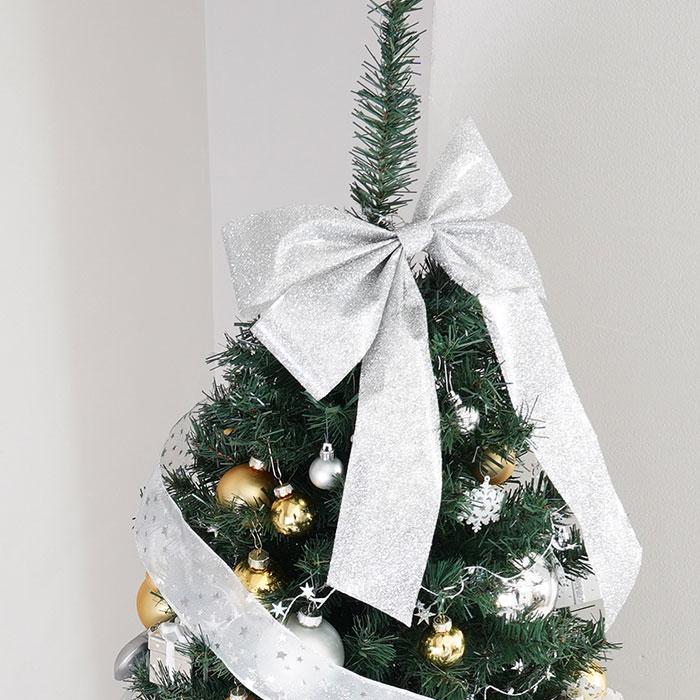 大きなクリスマスツリー 白いリボン付き 大きなクリスマスツリー 白いリボン付き Amazon.co.jp: クリスマス