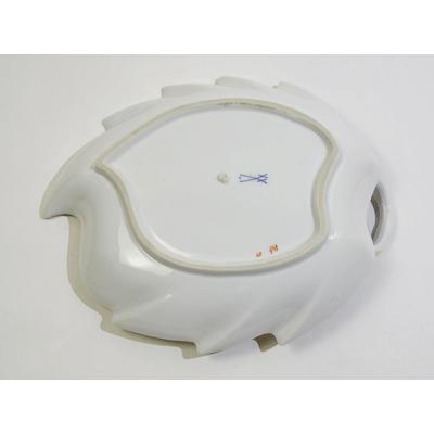 マイセン、葉っぱ型 白い皿 ハンドル付き