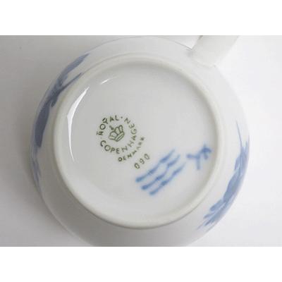 ロイヤルコペンハーゲン、ハイハンドル、カップ&ソーサーとプレート　２組 ロイヤルコペンハーゲン ハイハンドル プレイン カップ