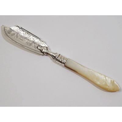 シルバーバターナイフ(17)菊花 マザーオブパール 送料無料 シルバーバターナイフ(17)菊花 マザーオブパール : ピナコテカ