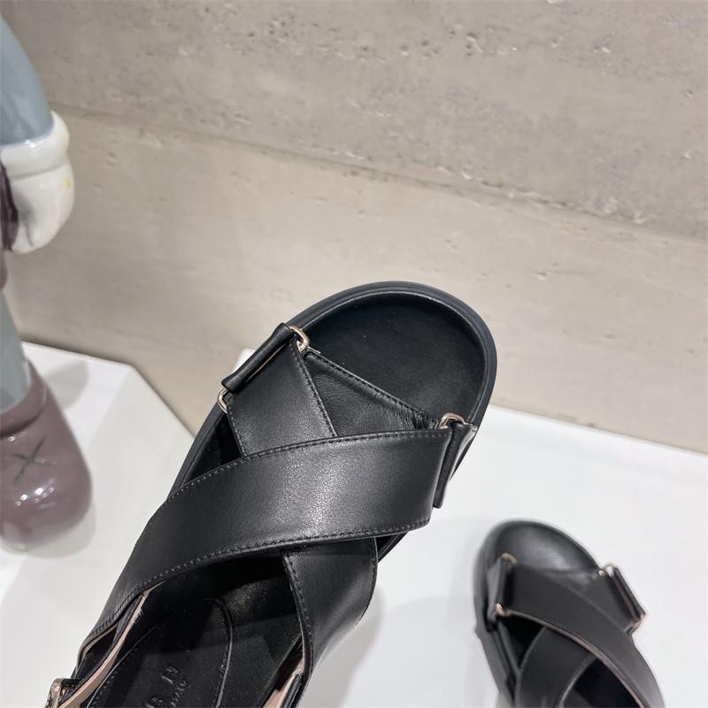 MARNI ブラックレザー サンダル　フスベット MARNI(マルニ) ブラック レザー製 フスベット サンダル シューズ