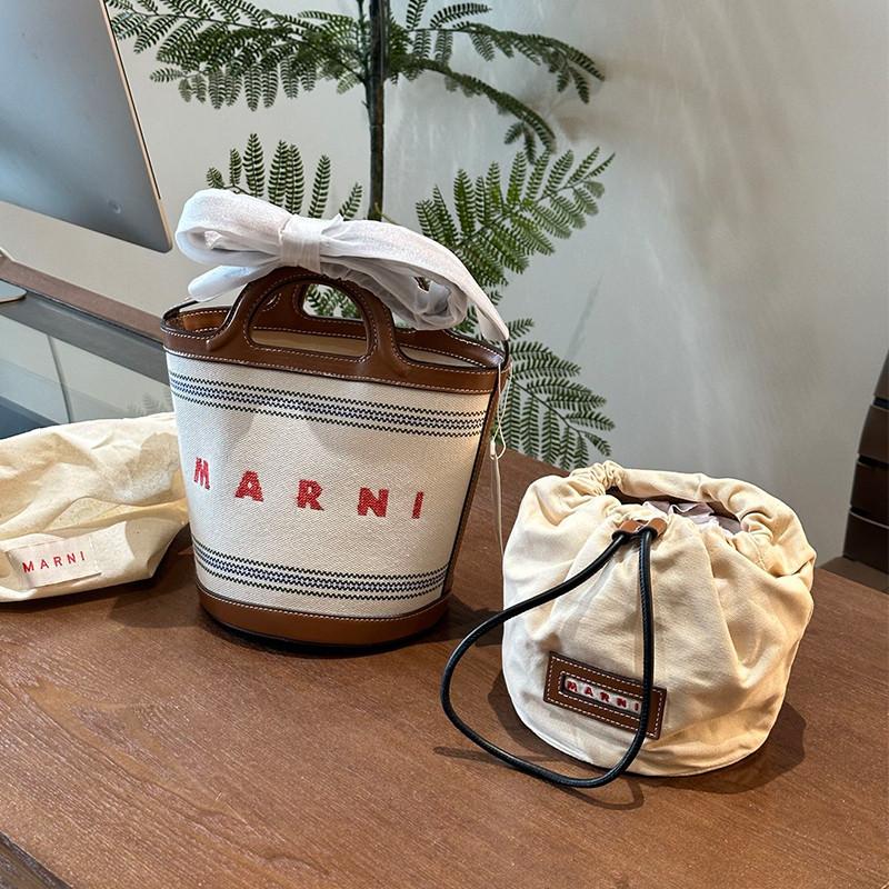 MARNI(マルニ) ホワイト ブラウン レザーとストライプキャンバス