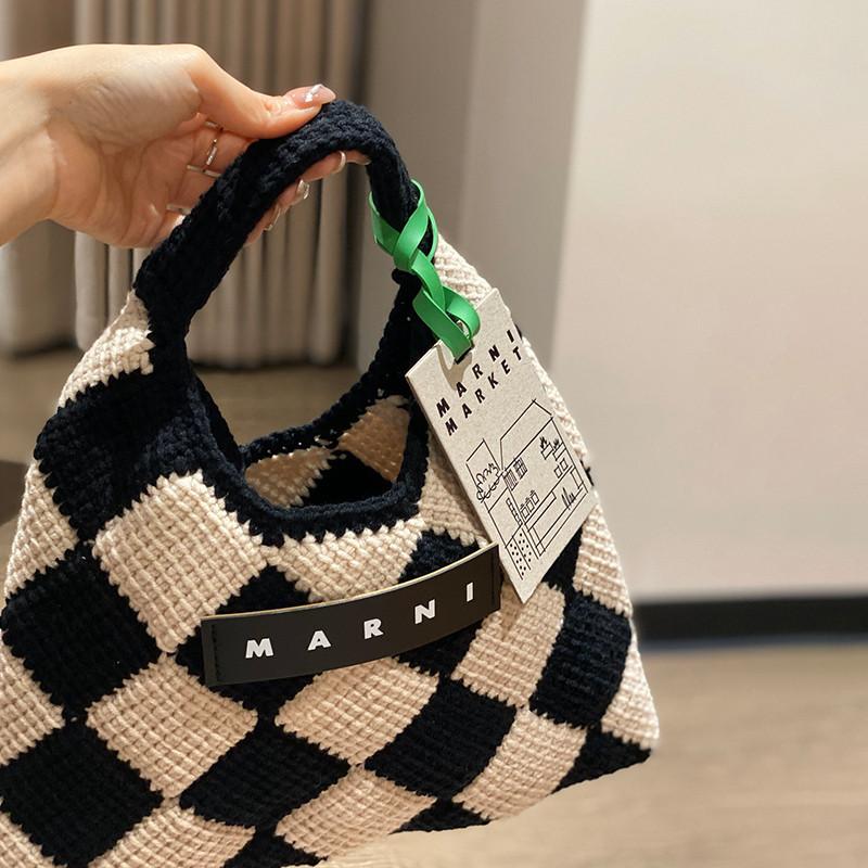 MARNI(マルニ) ホワイト&ブラック MARNI MARKET DIAMOND テック MARNI(マルニ) ホワイト&ブラック MARNI MARKET DIAMOND テック