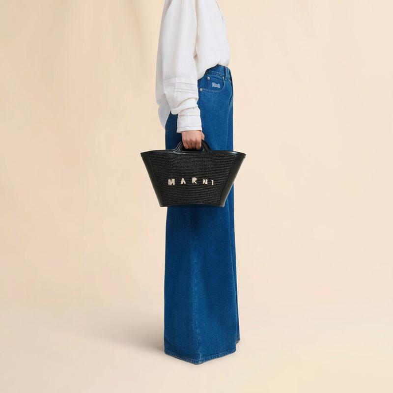 MARNI（マルニ） ブラック ショルダーバッグ ハンドバッグ レザー 本革