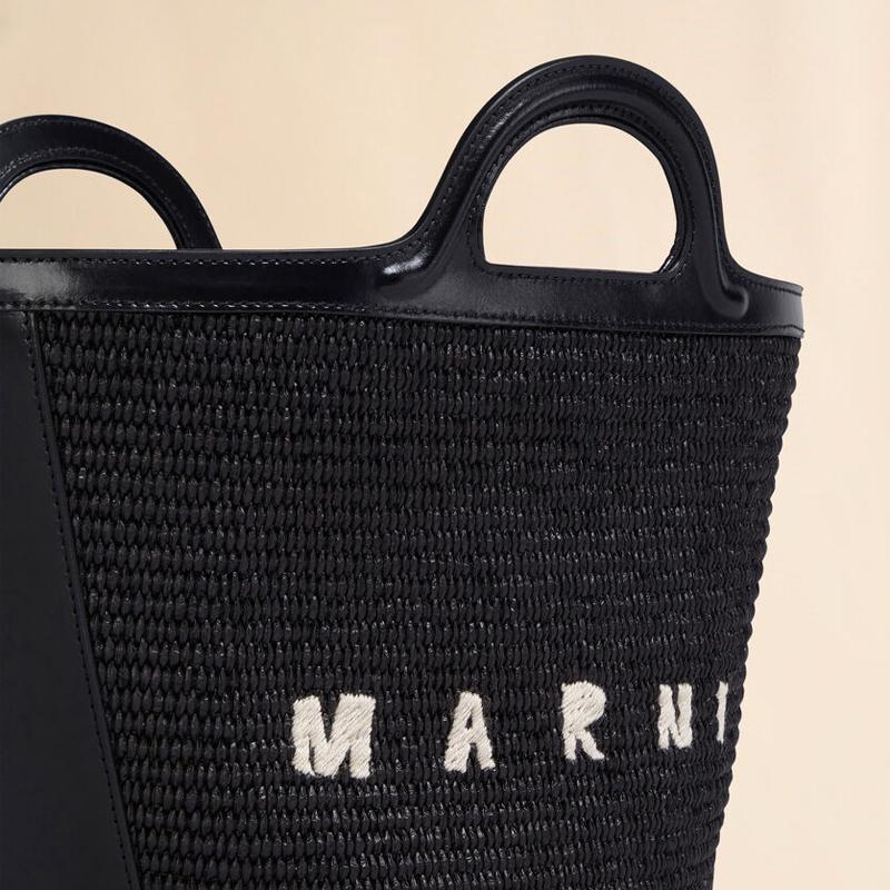 MARNI（マルニ） ブラック ショルダーバッグ ハンドバッグ レザー 本革