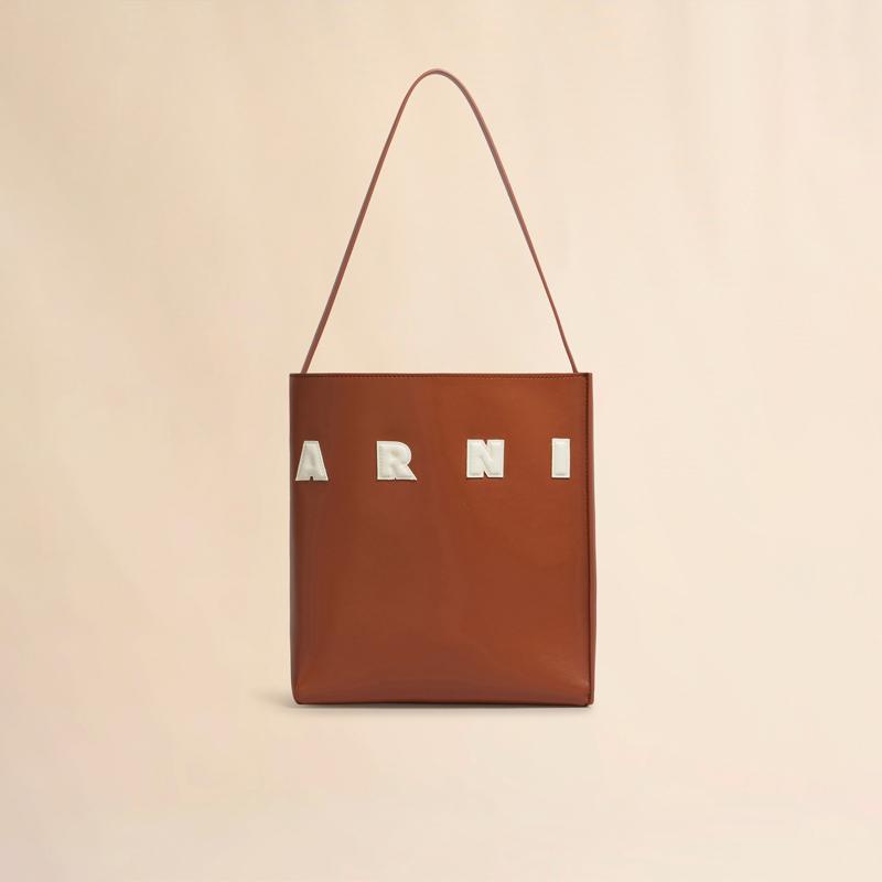 MARNI（マルニ） ブラウン ホワイト レザー製 Museo スモールホーボー