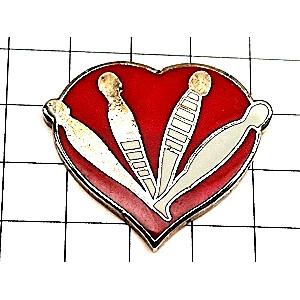 ピンバッジ・赤いハート包帯を巻かれた人お医者さん◇フランス限定