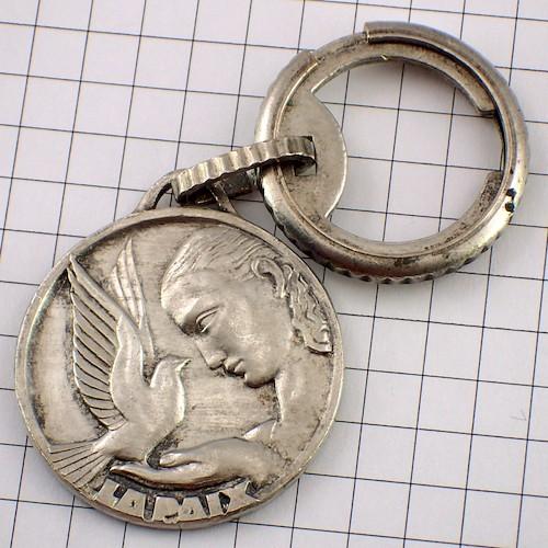 稀⭕️ピースダラー、平和の女神　1923年刻印　銀製外枠、キーホルダー付き Maison MIHARA YASUHIRO 非売品キーホルダー （正規） - メルカリ