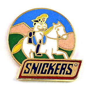ピンバッジ・白い馬に乗る女の子スニッカーズお菓子◇フランス限定