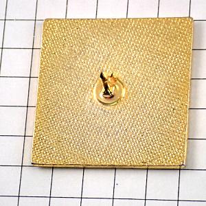 ピンバッジ・赤い椅子デュエル2脚◇フランス限定ピンズ◇レアな