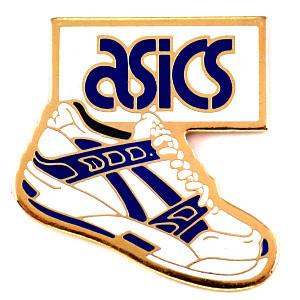 ピンバッジ・アシックスのスニーカー白い靴◇フランス限定ピンズ◇レア
