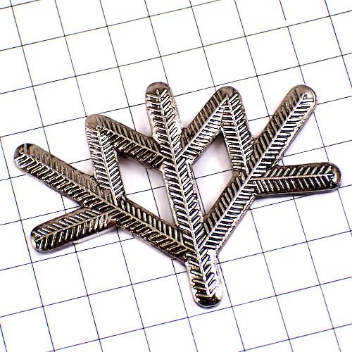 ピンバッジ・スキー雪の結晶の形シルバー銀色◇フランス限定ピンズ