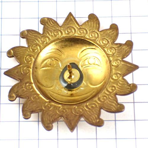 ピンバッジ・笑顔の太陽ゴールド金色◇フランス限定ピンズ◇レアな