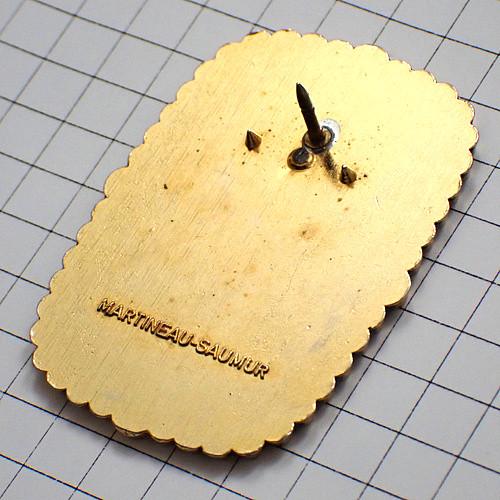 ピンバッジ・カトリック教会マリア様と白い十字◇フランス限定ピンズ