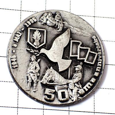 DEAD 激レア USA 50州 ポリスバッジ ピンバッチ ピンバッジ 45州 DEAD 激レア USA 50州 ポリスバッジ ピンバッチ ピンバッジ 45州