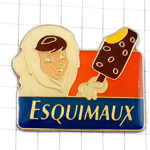 ピンバッジ・エスキモー子どもとアイスお菓子イヌイット毛皮 ESQUIMAUX