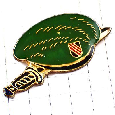 ピンバッジ・ベレー帽カーキ緑色ミリタリー剣◇フランス限定ピンズ