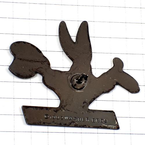 ピンバッジ・バックスバニー蝶ネクタイ漫画チーズ笑う牛シルクハット