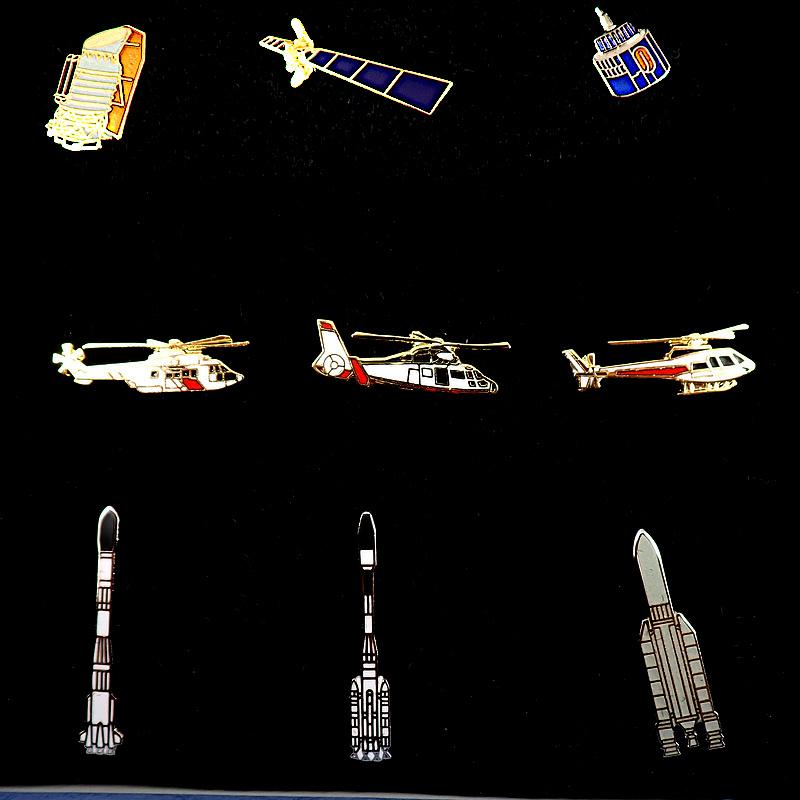 ピンバッジ・アエロスパシアル社18個セット人工衛星ロケット飛行機