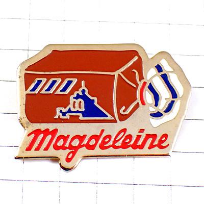 ピンバッジ・モンサンミッシェル修道院のキャラメル MAGDELEINE FRANCE