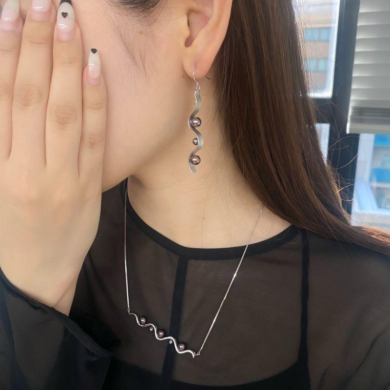 アコヤ黒真珠 パールピアス クーレペルル 4-6mm フック式ピアス アコヤ黒真珠 パールピアス クーレペルル 4-6mm フック式ピアス