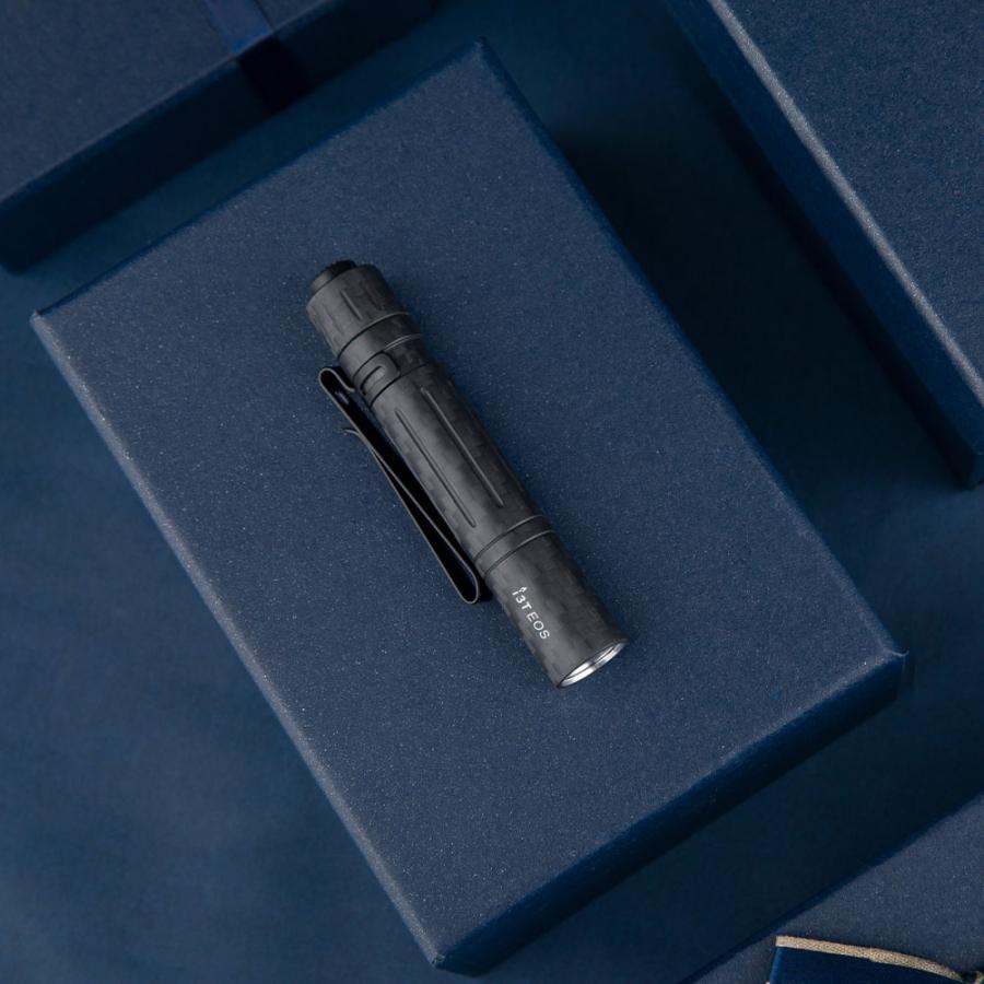 OLIGHT オーライト i3T EOS LED ミニライト 電池式 カーボンファイバー