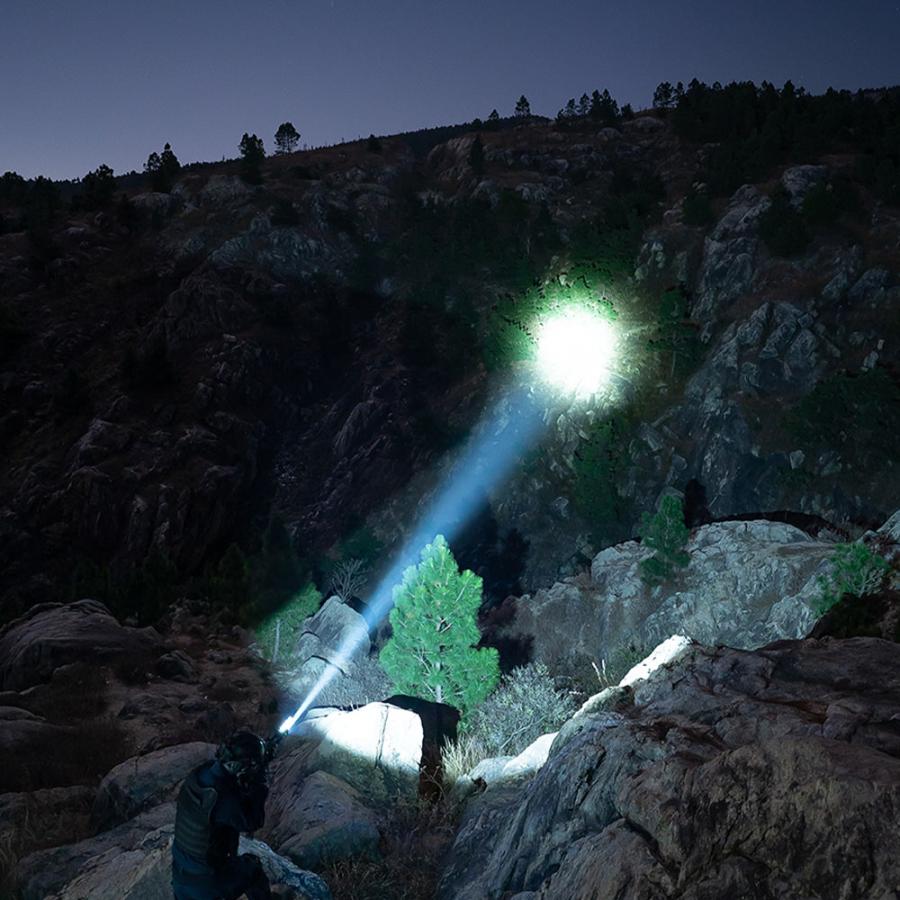 OLIGHT オーライト Javelot タクティカルスポットライト 1350ルーメン