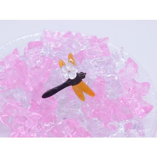 本べっ甲 ブローチ 白甲 黒甲 贅沢 トンボ アクセント 蝶貝花 本べっ甲 ブローチ 白甲 黒甲 贅沢 トンボ アクセント 蝶貝花
