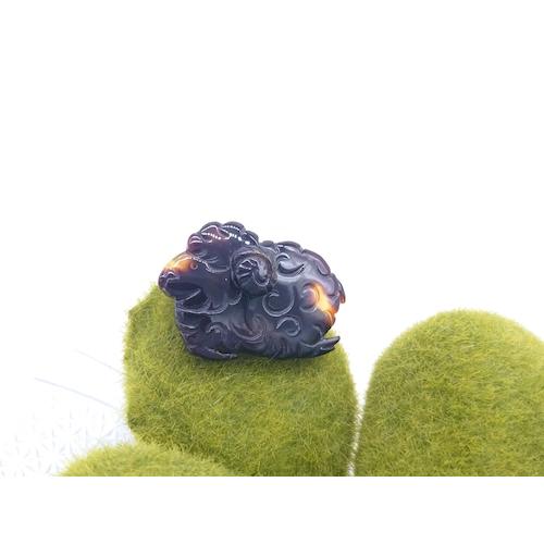 本べっ甲  ブローチ 羊 ヒツジ キュート 立体的 躍動感 お洒落 ワンポイント天然素材 (B-075)の画像