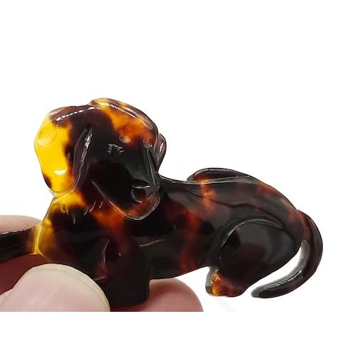 本べっ甲 ブローチ カワイイ ワンちゃん ダックスフント バラフ キュート オーガニック お洒落 天然素材（B-076）の画像