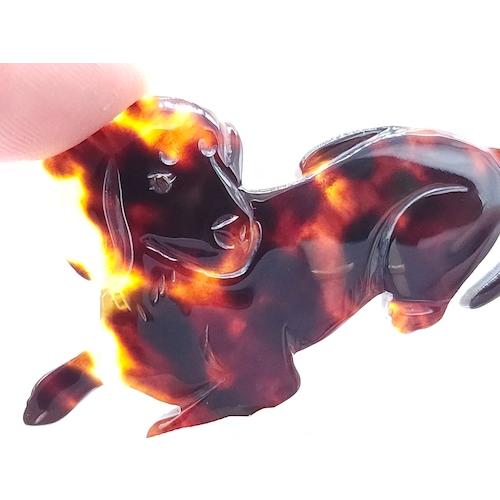 本べっ甲 ブローチ カワイイ ワンちゃん ダックスフント バラフ キュート オーガニック お洒落 天然素材（B-076）の画像