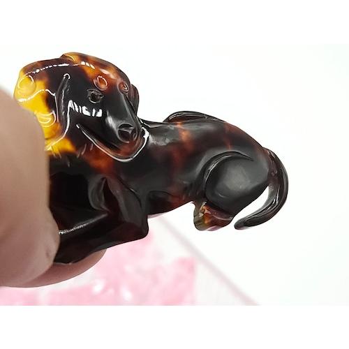 本べっ甲 ブローチ カワイイ ワンちゃん ダックスフント バラフ キュート オーガニック お洒落 天然素材（B-076）の画像