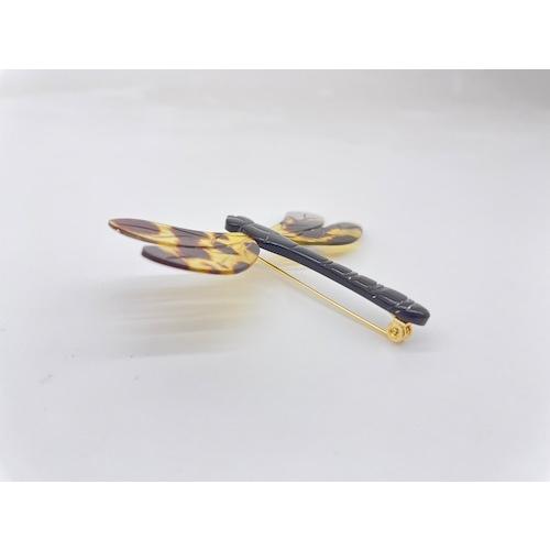 本べっ甲 ブローチ トンボ 立体感 職人 伝統工芸 一品 縁起 オーガニック ワンポイント（B-081）の画像